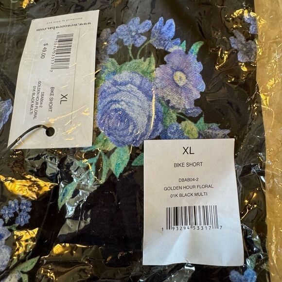 NWT WeWoreWhat black floral bike shorts XL - Picture 6 of 6